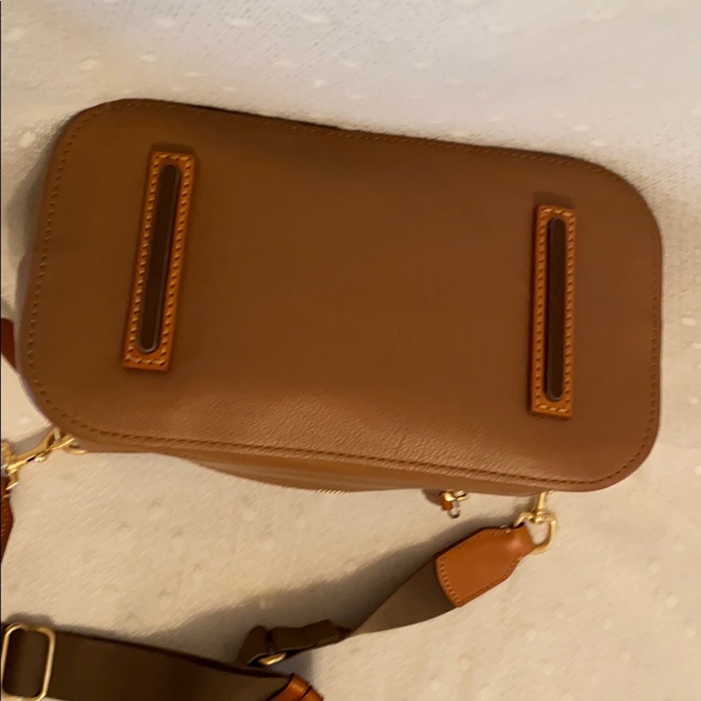 *SOLD*Dooney & Bourke Saddle Medium Roxy Crossbody - Picture 7 of 9
